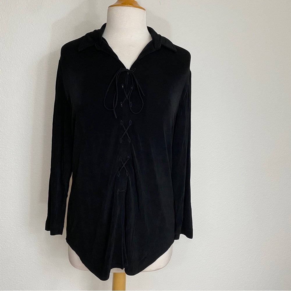 Chico's Travelers Women's Black Lace Up Front Stretch Tunic Blouse Size Medium